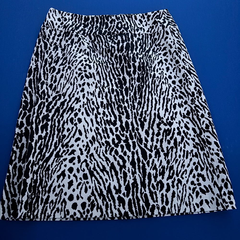 Talbots animal print pencil skirt, size 6 P
